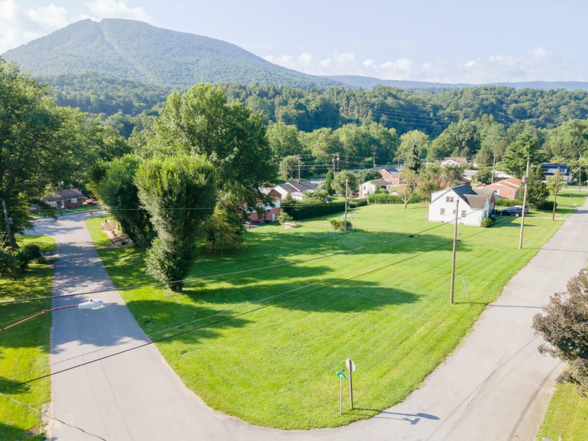 Our listings Lavinder Real Estate